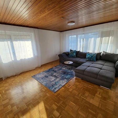 Zentrale, Helle Ferienwohnung Crailsheim Luaran gambar