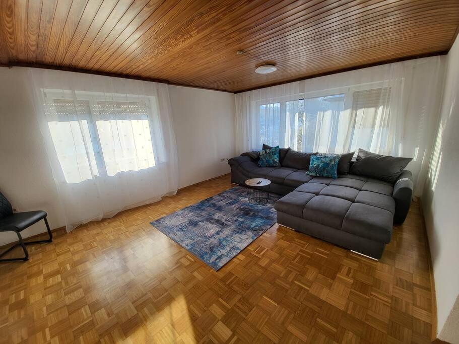 Zentrale, Helle Ferienwohnung Crailsheim Luaran gambar